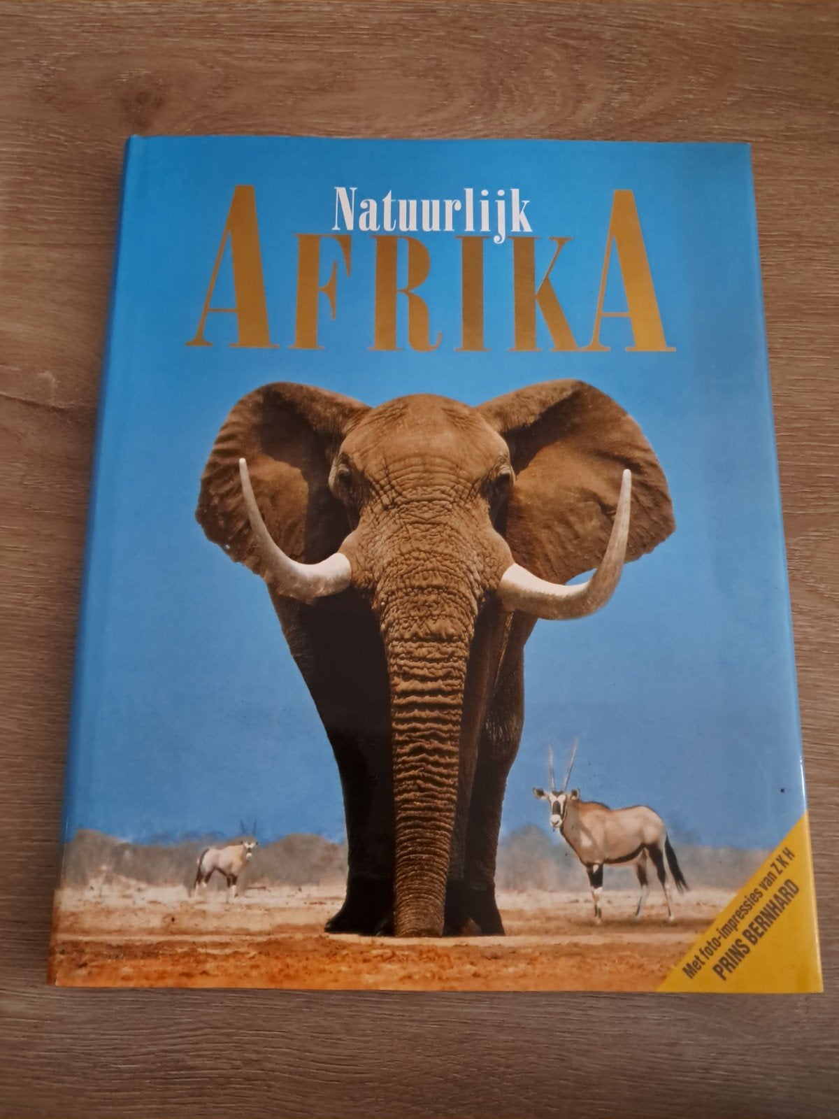 E3 Natuurlijk Afrika Met foto-impressies van Prins Bernhard, Ophalen of Verzenden, Zo goed als nieuw, Natuur algemeen, Prins Bernhard