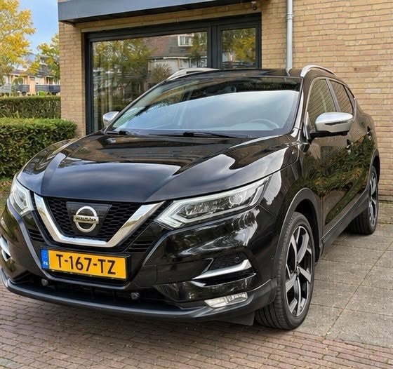 Nissan Qashqai Tekna + panorama 360 camera bose sound leer, Automaat, 4 cilinders, Zwart, Leder