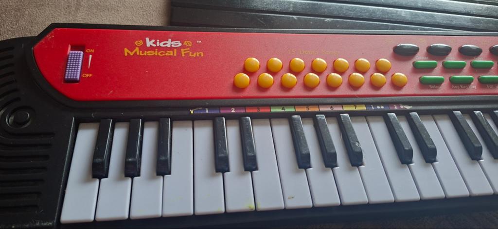 Kinder piano, Ophalen of Verzenden, Gebruikt, Overige typen