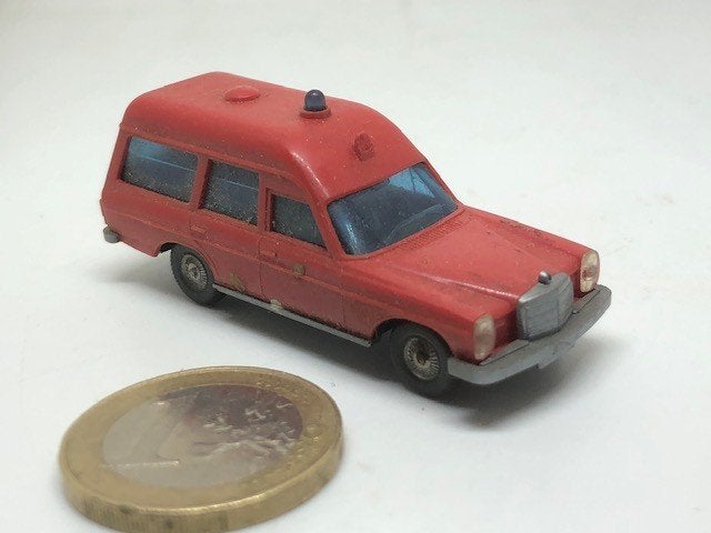 Mercedes 200 Ambulance-Brandweer (W114), Wiking, Ophalen of Verzenden, Gebruikt, Auto, Wiking