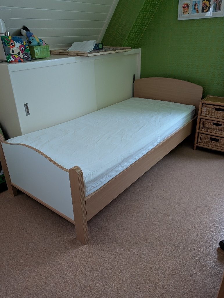 Complete set, Bed, Bureau en Kast, i.z.g.st. Kom kijken!, Ophalen, 90 cm, Eenpersoons, Wit