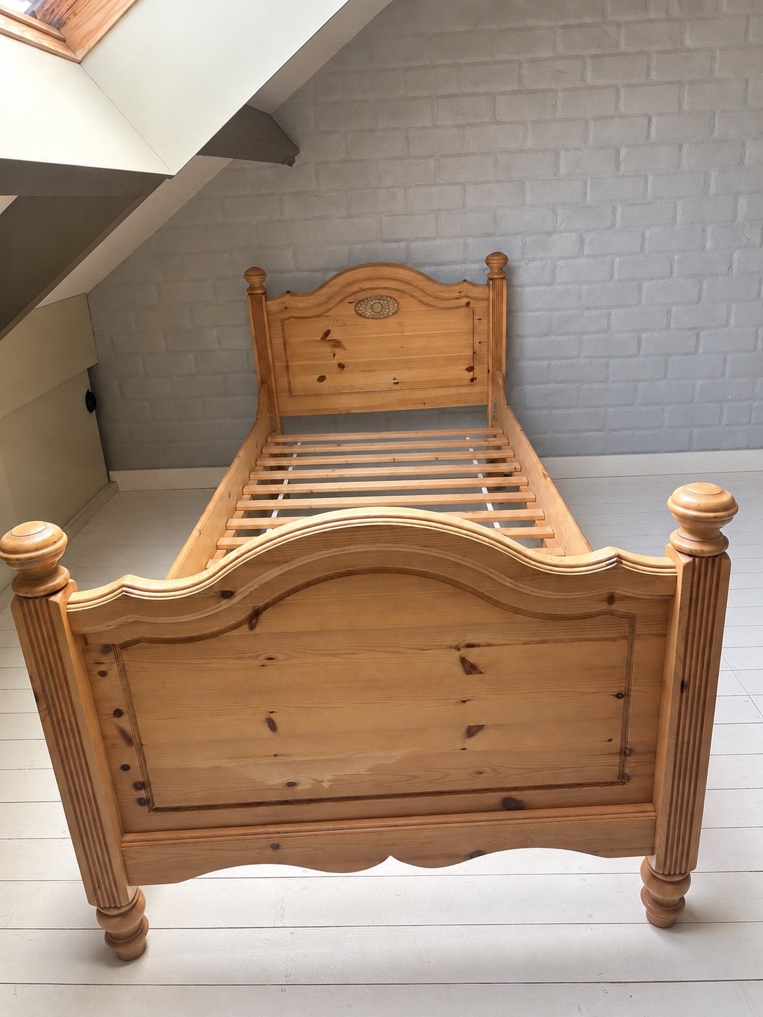 Eenpersoonsbed met nachtkastje - Eikenhout, Huis en Inrichting, Ophalen, Gebruikt, 90 cm, Eenpersoons