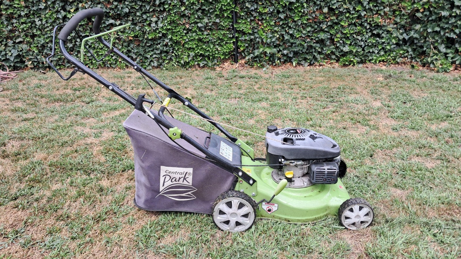Central Park Benzine Grasmaaier - 98.5cc Motor, Cirkelmaaier, Gebruikt, Central Park, Ophalen of Verzenden