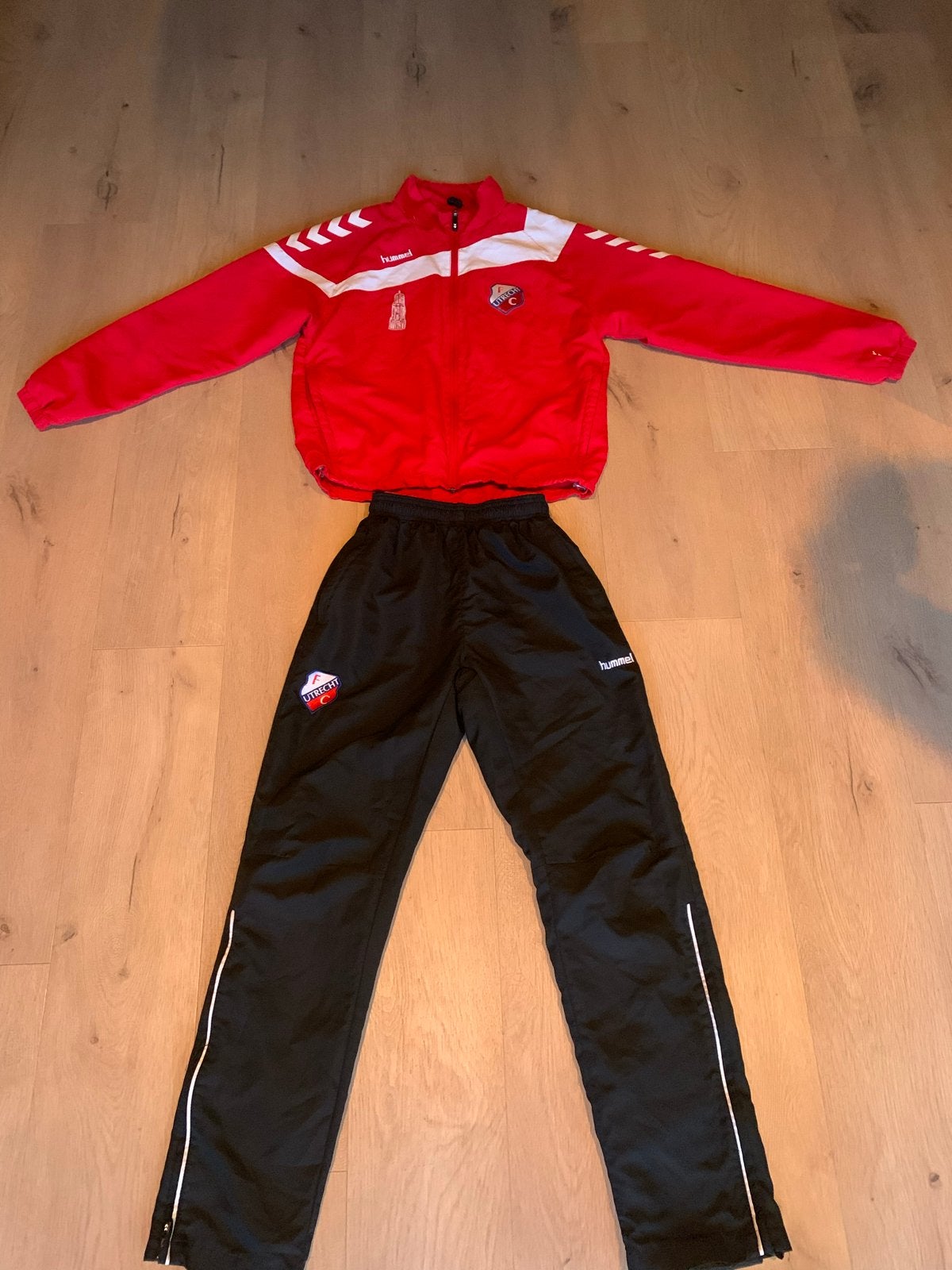 Hummel FC Utrecht Trainingspak Maat S, Ophalen, Voetbal, Gedragen, Rood