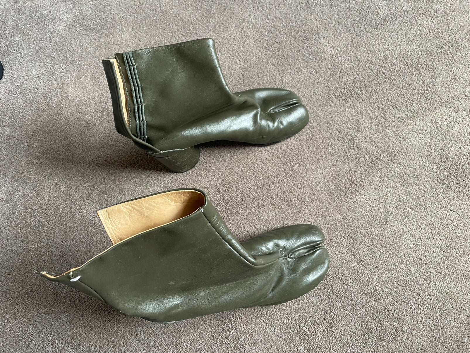 Maison Margiela Enkellaarsjes TABI groen mt 41, Ophalen of Verzenden, Zo goed als nieuw, Groen