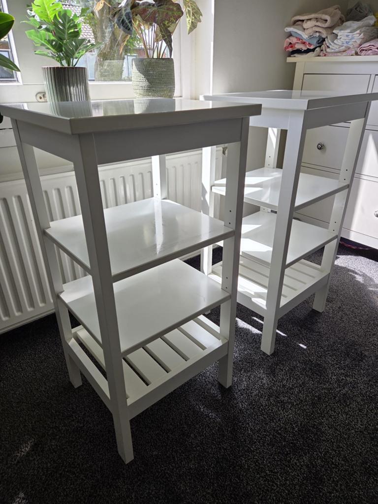 Twee bijzettafels nachtkastjes (IKEA Hemnes), Ophalen, Zo goed als nieuw