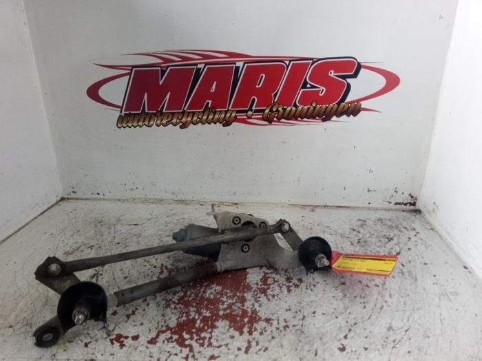 Ruitenwismotor + Mechaniek van een Toyota Yaris, Gebruikt, -, -, Ophalen of Verzenden