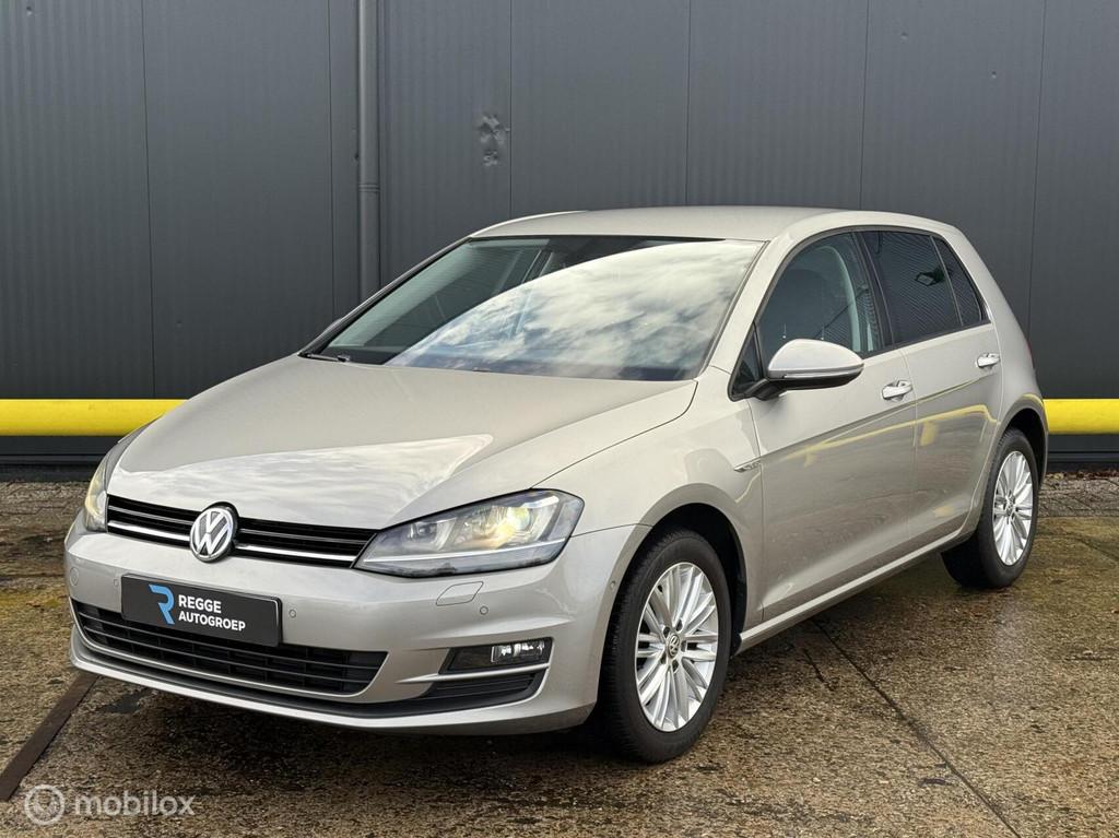 Volkswagen Golf 1.2 TSI CUP Edition XENON | STOELVERWARMING, Auto's, Voorwielaandrijving, Euro 5, Gebruikt, 4 cilinders