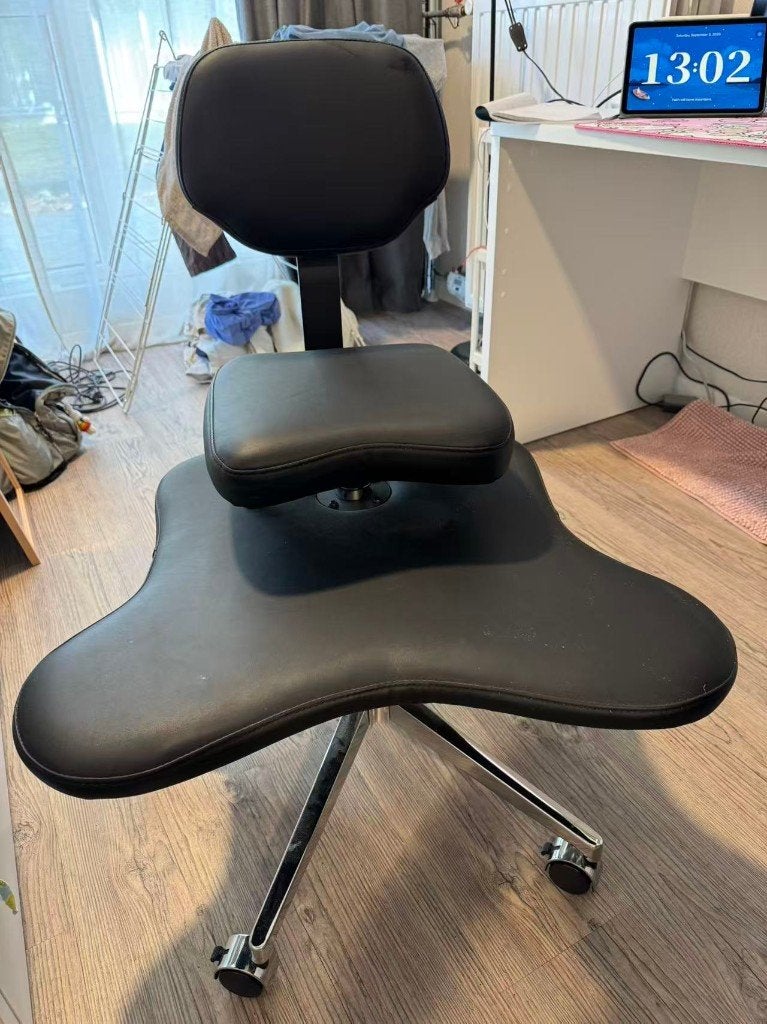 Criss Cross Bureaustoel / Cross-legged Office Chair, Ophalen, Zwart, Nieuw, Bureaustoel