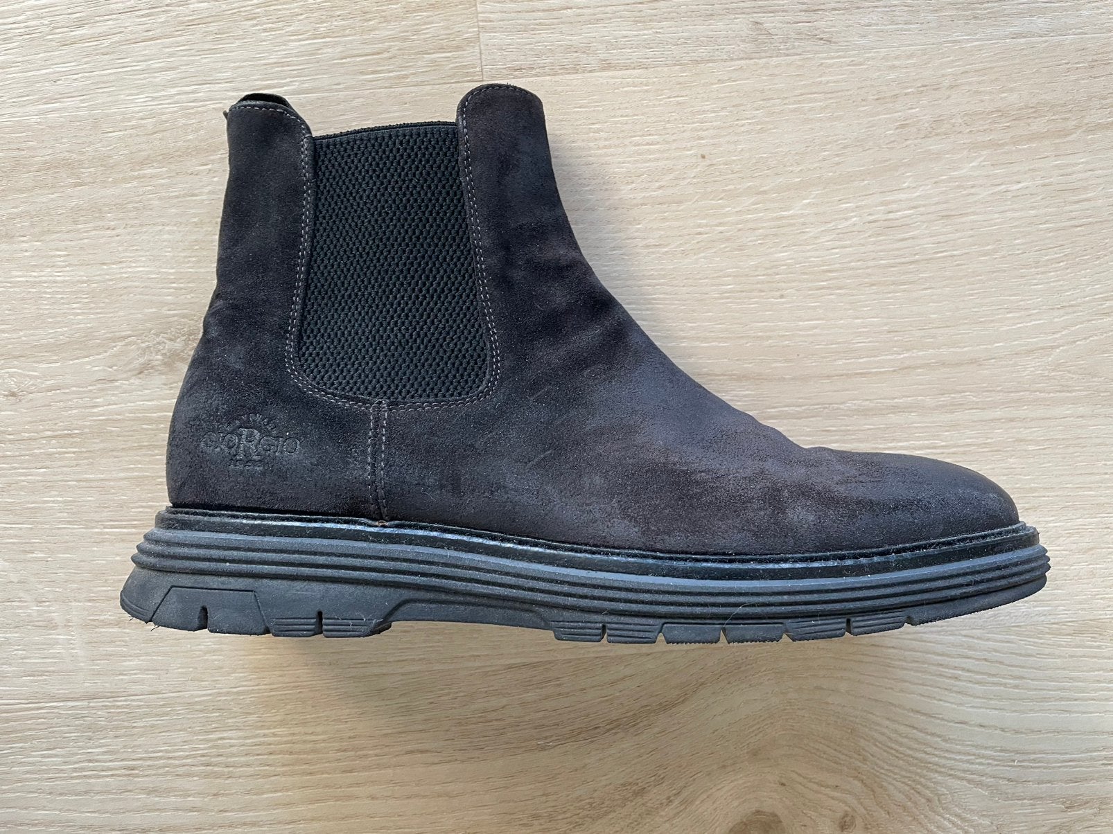 Giorgio 1958, Chelsea Boots, suede, maat 43, Bruin, Boots, Ophalen of Verzenden, Zo goed als nieuw
