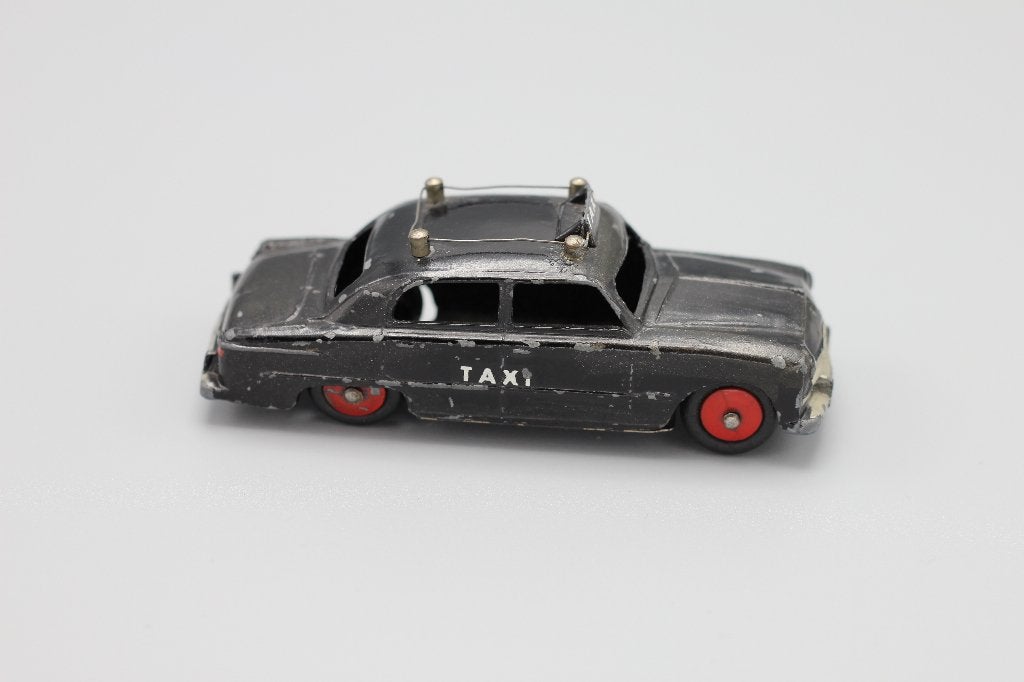 Lemeco Ford Sedan Taxi # ML85, Ophalen of Verzenden, Gebruikt, Auto, Dinky Toys