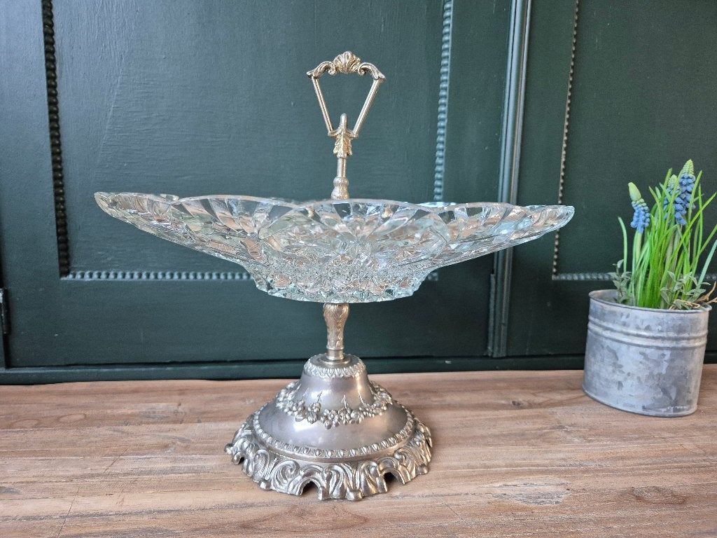 Sierlijke brocante schaal/etagere op voet, Ophalen of Verzenden