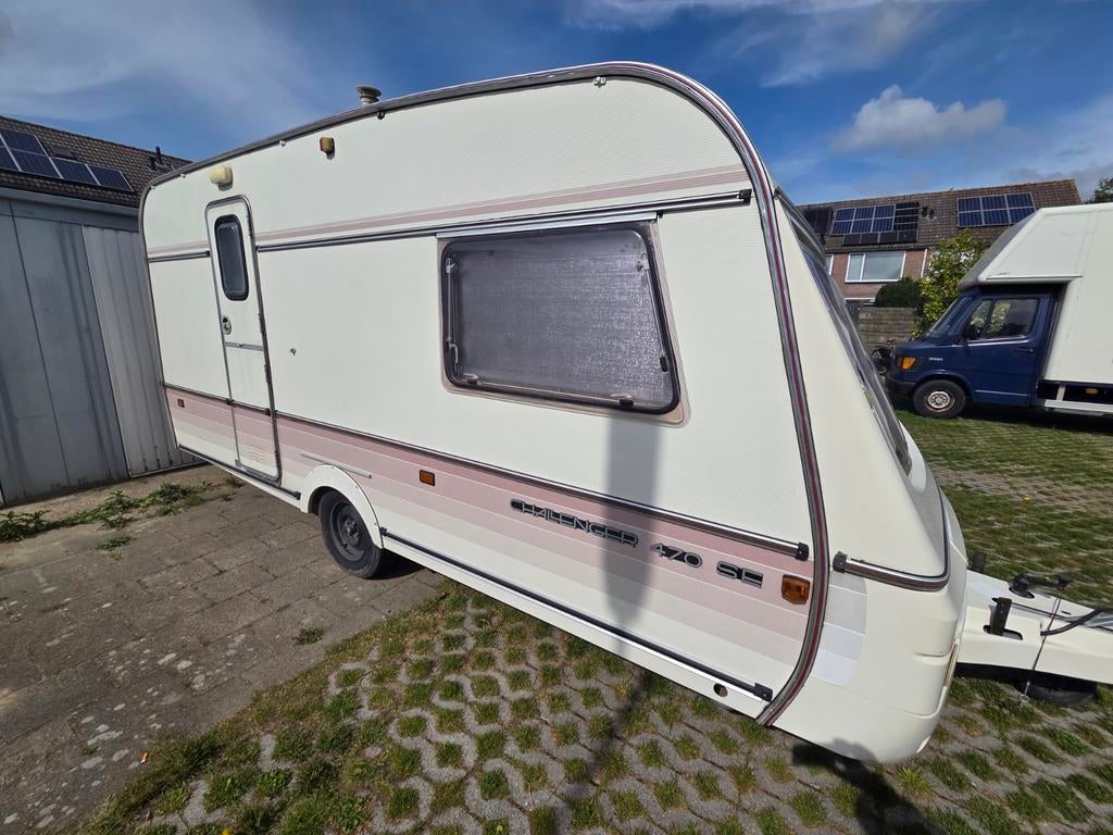 Swift Challenger 470 SE Caravan - Comfortabel en Compleet, Info@swiftgroup.co.uk, Rondzit, Omvormbare zithoek, Luifel