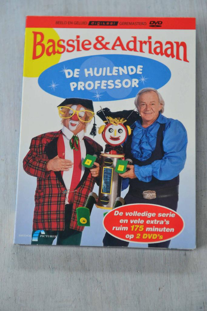 BASSIE EN ADRIAAN == De Huilende Professor == 2DVDbox, Cd's en Dvd's, Dvd's | Kinderen en Jeugd, Alle leeftijden, Verzenden, Zo goed als nieuw