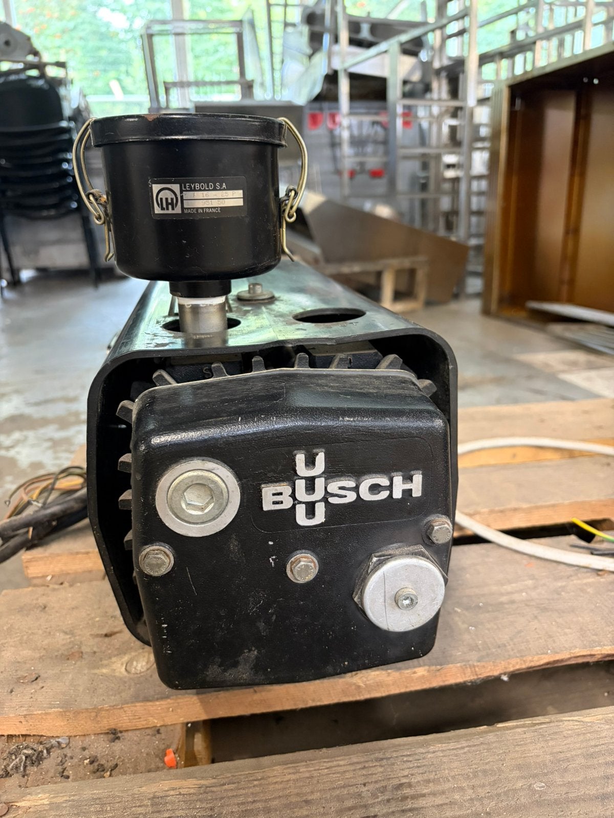 BUSCH SV 1025 B vacuümpomp | 120 mbar, 100 liter of meer, Ophalen, Zo goed als nieuw, Minder dan 200 liter/min