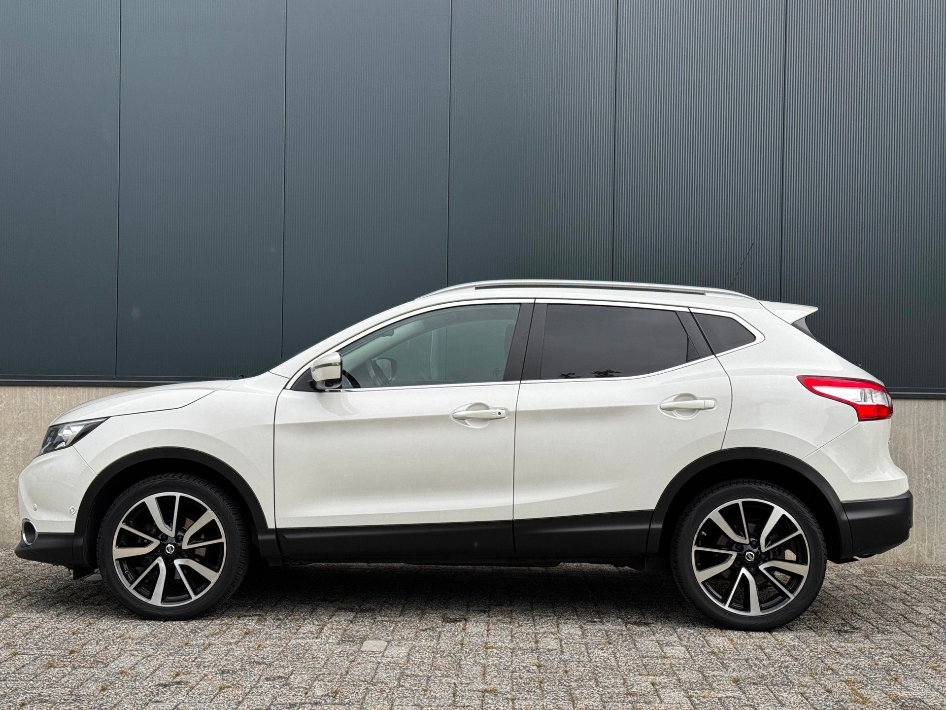 Foto 2 van Nissan Qashqai 1.2 Tekna|AUT|XENON|PANO|NAVI|STOELVERW|LEDER