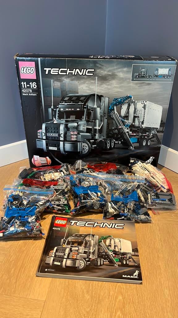 Lego technic 42078 Mack Anthem, Kinderen en Baby's, Speelgoed | Duplo en Lego, Zo goed als nieuw, Lego, Complete set, Ophalen