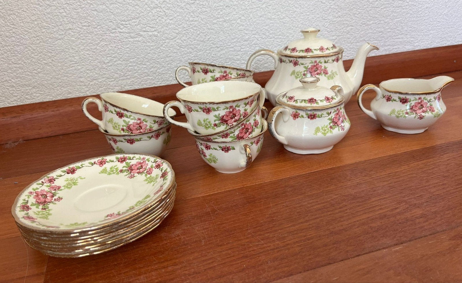 theeservies van Alfred Meakin, model Rosecliffe, Ophalen