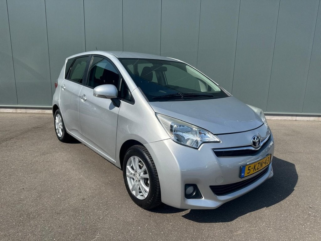 Toyota Verso-S 1.3 VVT-i Aspiration CAMERA | AIRCO | NAP !, Auto's, Toyota, Automaat, Euro 5, 4 cilinders, Start-stop-systeem