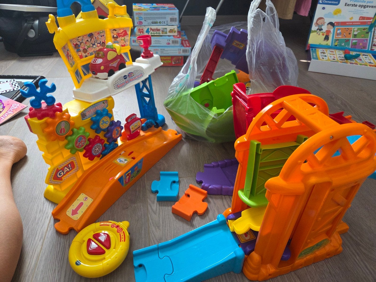 vtech toettoet racebaan en losse delen, Kinderen en Baby's, Speelgoed | Vtech, Ophalen