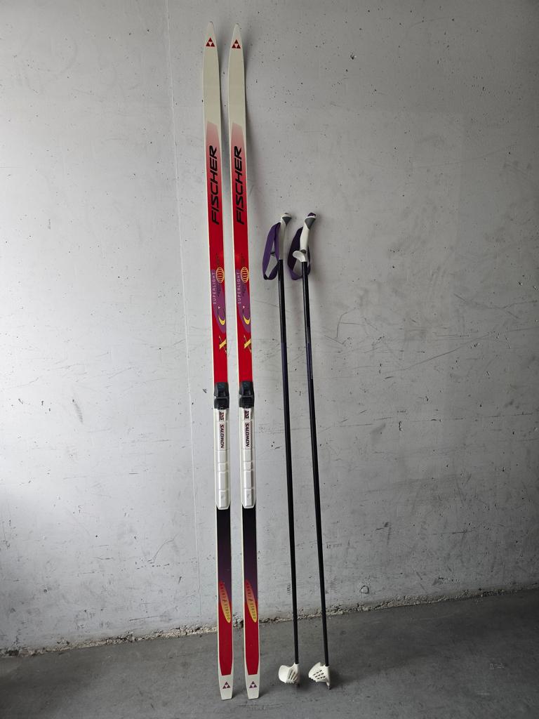 Fischer langlaufski's 1x gebruikt met bijbehorende stokken, Sport en Fitness, Skiën en Langlaufen, Ophalen, Zo goed als nieuw