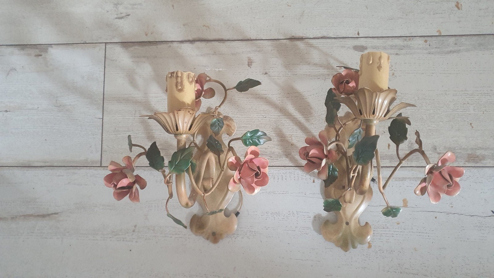 twee antieke brocante wandlampen metaal bloemen, Antiek en Kunst, Ophalen of Verzenden