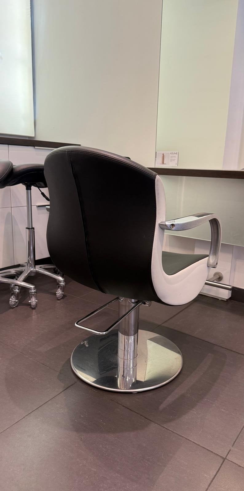 Kappers stoelen, Diensten en Vakmensen, Kappers en Thuiskappers