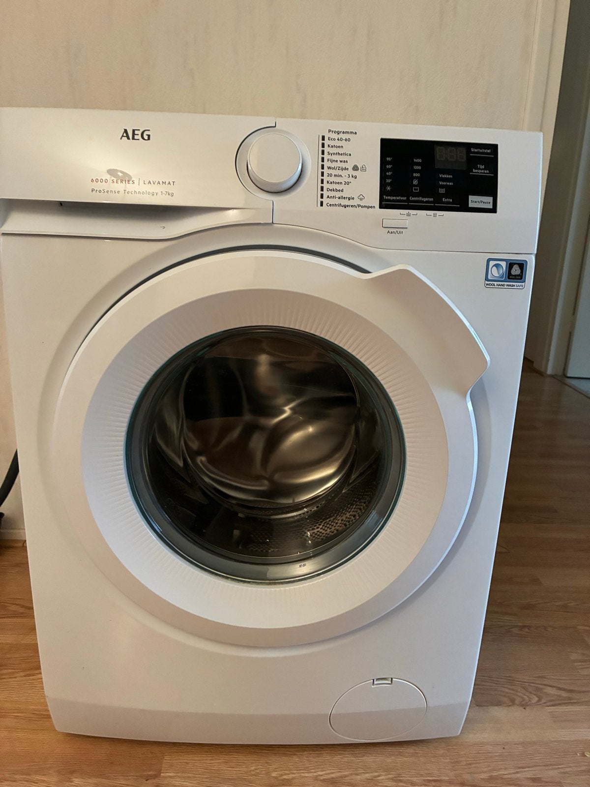 AEG 6000 Series Lavamat Wasmachine - Zo goed als nieuw, Ophalen, Handwasprogramma, Zo goed als nieuw, Voorlader