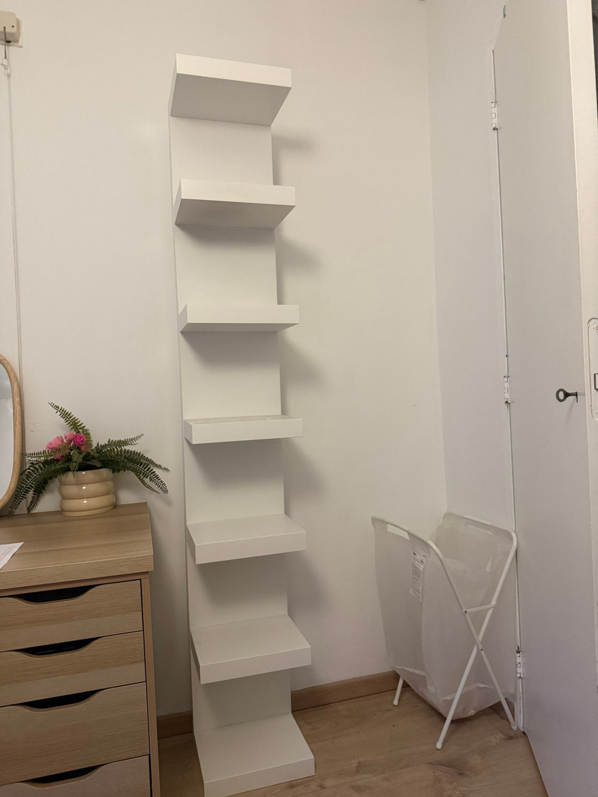 Ikea decoratie kast, Ophalen of Verzenden, Zo goed als nieuw, Hout, Cd's