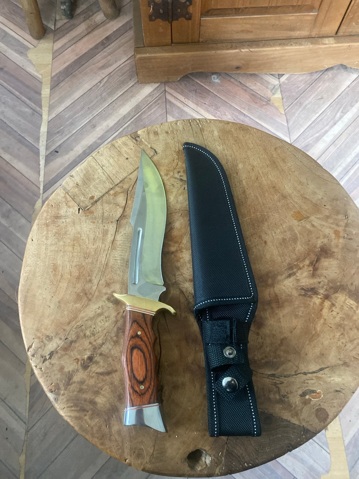 Scherp jachtmes met houten handvat en schede - 30cm, Antiek en Kunst, Ophalen of Verzenden
