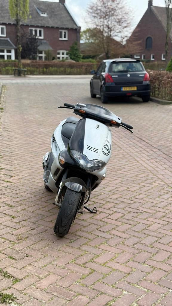 Gilera runner 50, Fietsen en Brommers, Snorfietsen en Snorscooters, Gebruikt, Gilera, Tweetakt, Ophalen