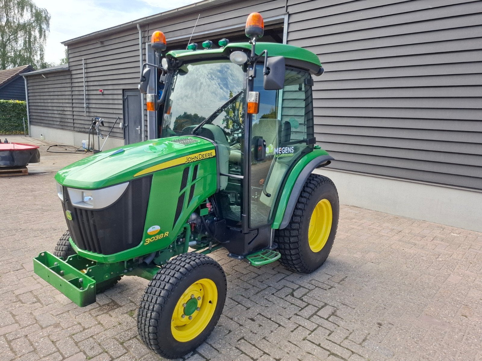 john deere 3038R compact tractor, Gebruikt, 2500 tot 5000, Tot 80 Pk, Ophalen