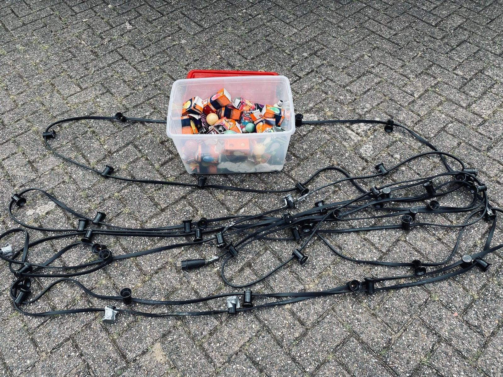 prikkabel ca 50m met fittingen en lampen, Tuin en Terras, Ophalen, Kunststof, Gebruikt, Minder dan 50 watt