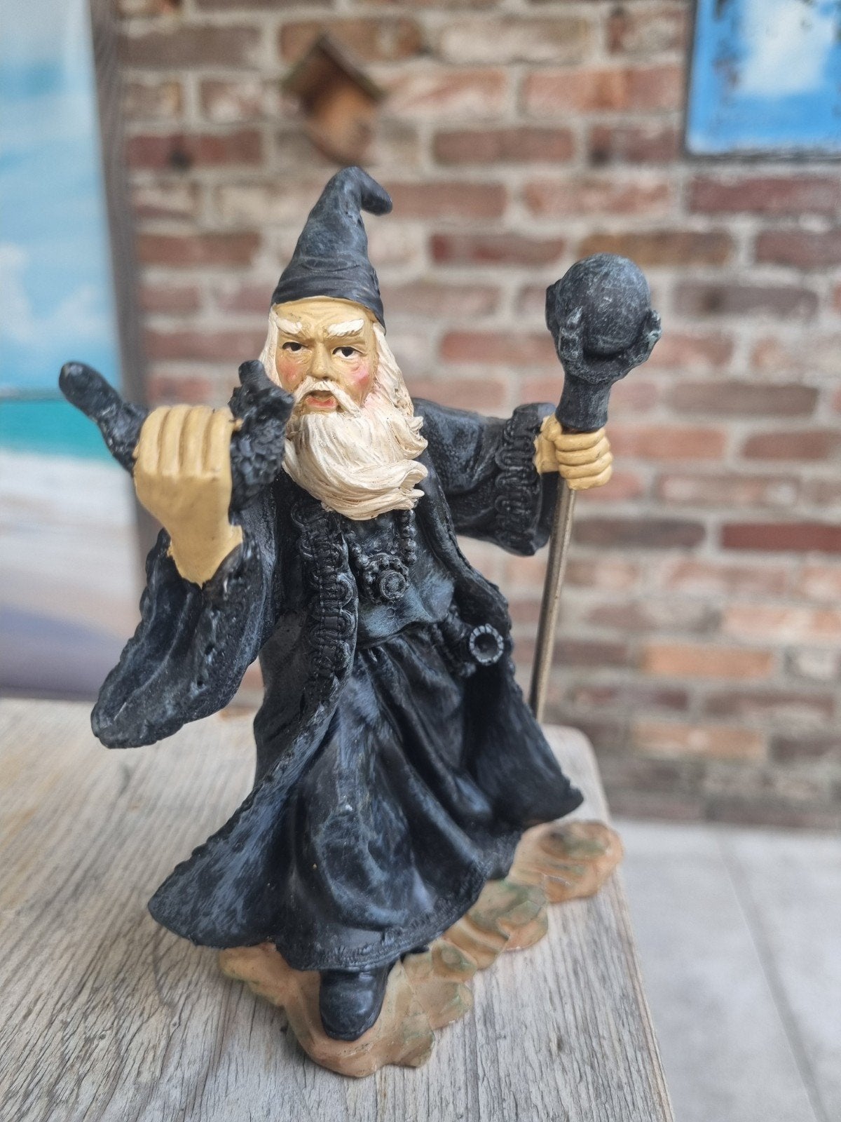 Tovernaar beeldje met staf en vogel - Fantasy decoratie, Ophalen of Verzenden, Gebruikt, Fantasy