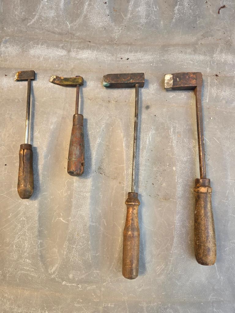 Set van 4 antieke soldeerbouten met houten handvat, Ophalen