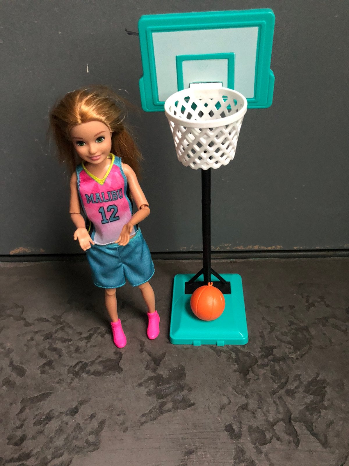 Dreamhouse stacie malibu basketball  doll mattel 2020, Verzamelen, Poppen, Ophalen, Zo goed als nieuw, Fashion Doll