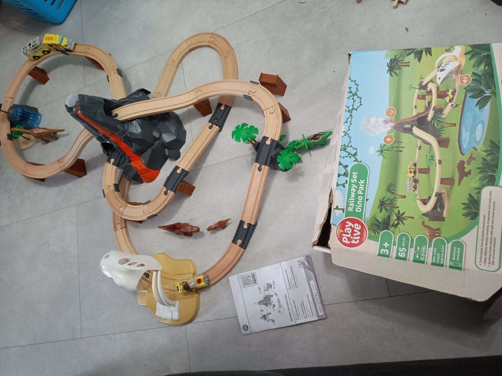 Houten treinbaan met boekje en doos compleet, Kinderen en Baby's, Ophalen of Verzenden, Zo goed als nieuw
