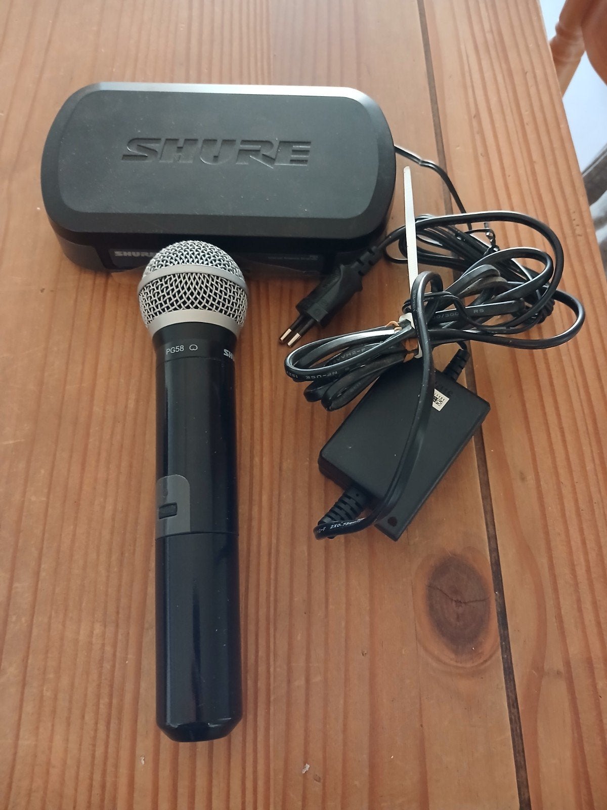 Shure PG58 Draadloze Microfoon Set met Extra Microfoons, Ophalen of Verzenden, Gebruikt, Zangmicrofoon, Draadloos