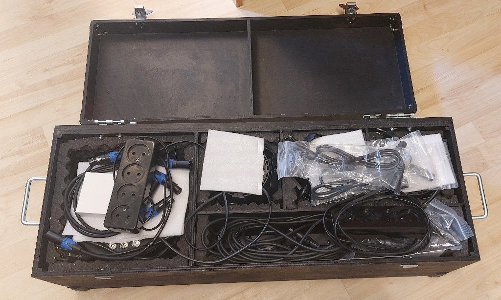 Complete LED Lichtset met 8 spots, statieven, controller, Ophalen, Zo goed als nieuw, Licht, Kleur