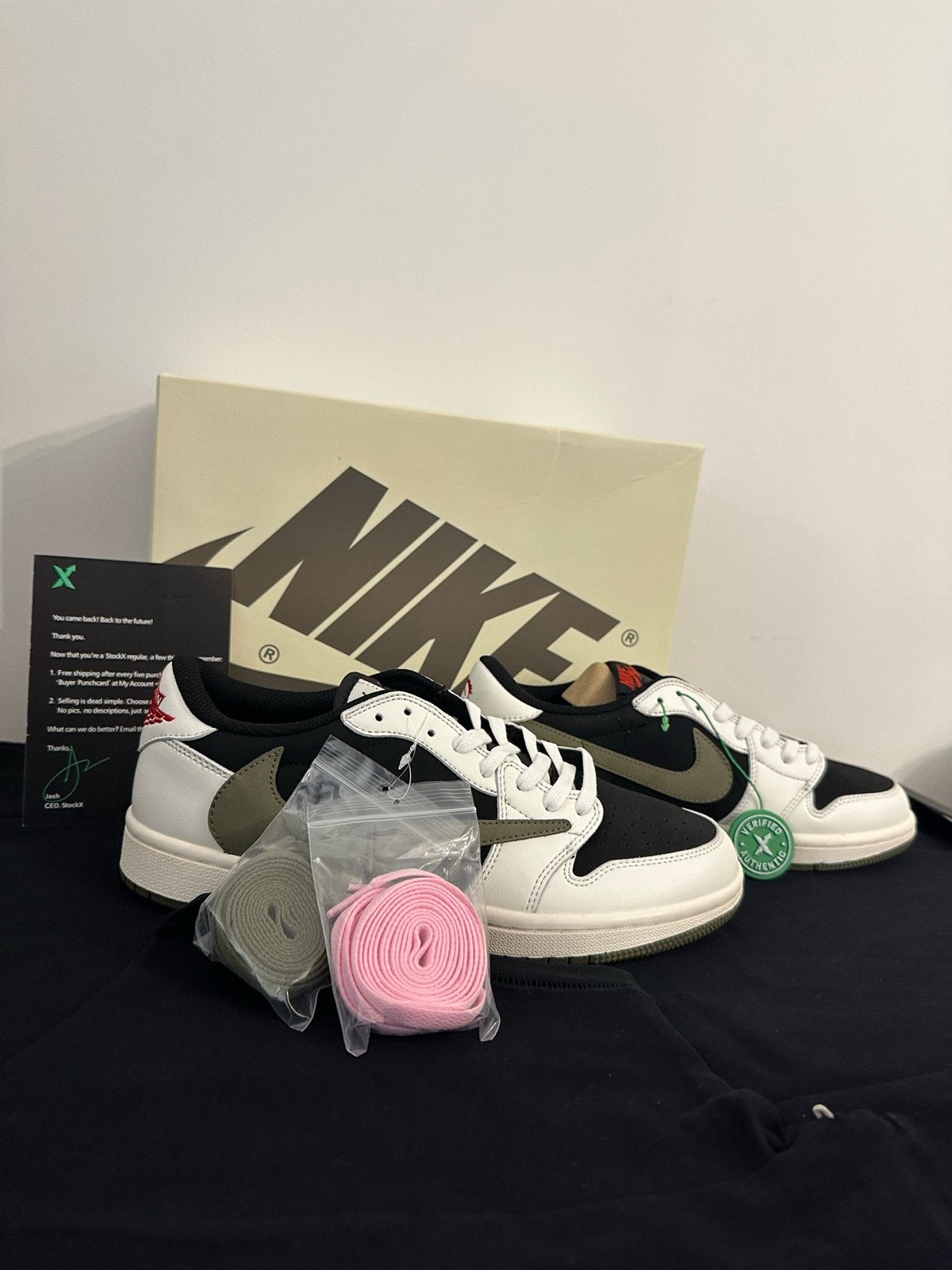 Nike Air Jordan 1 Low OG SP Travis Scott Olive, Ophalen of Verzenden, Nieuw, Zwart, Sneakers of Gympen