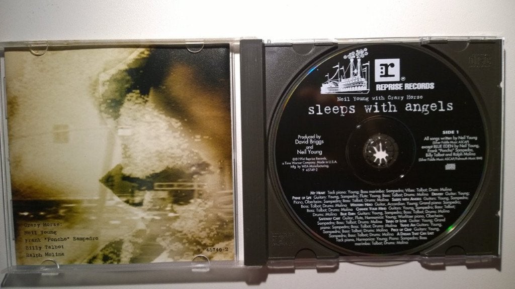 Neil Young & Crazy Horse - Sleeps With Angels, Ophalen of Verzenden, Zo goed als nieuw, Poprock