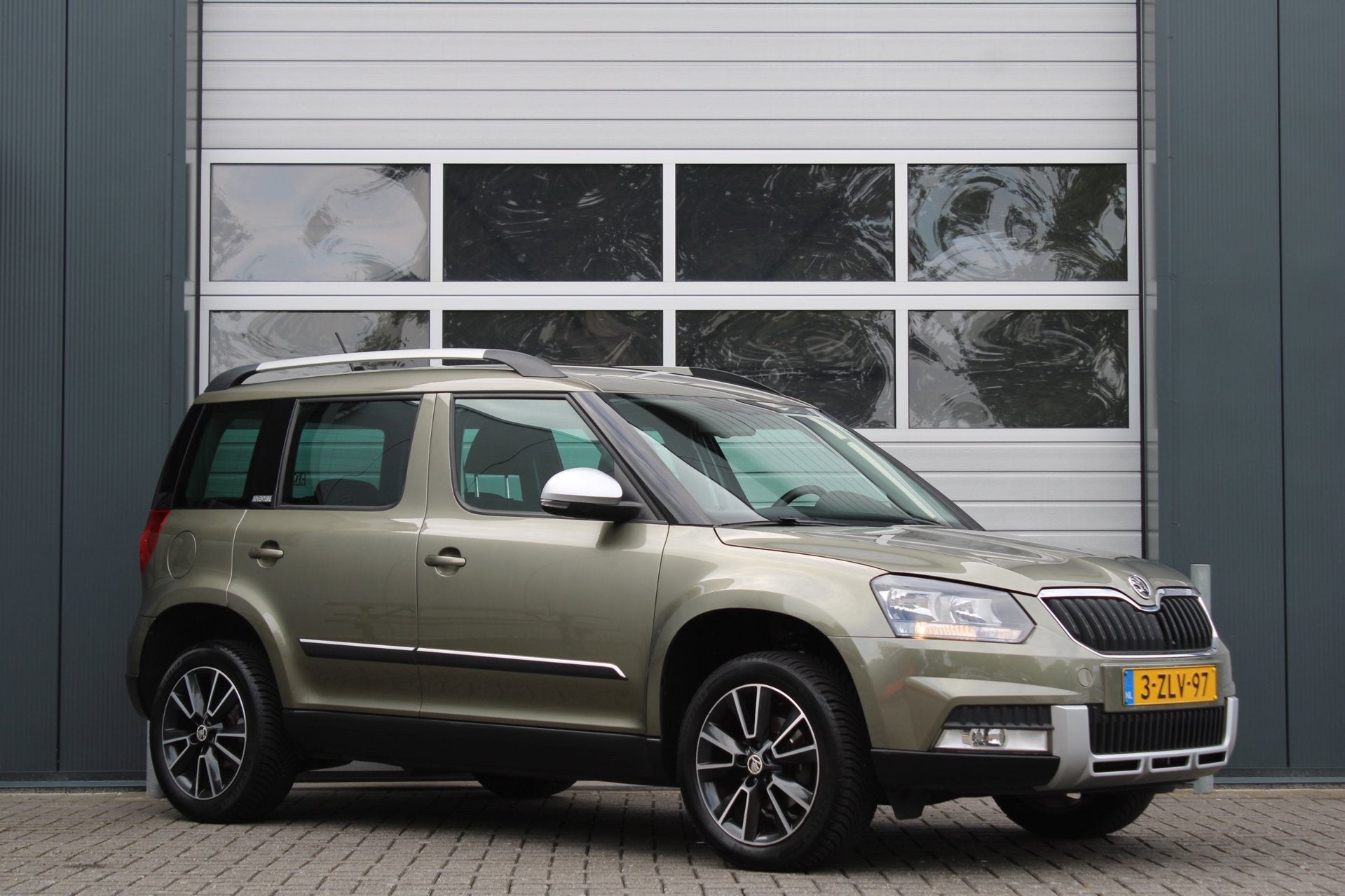 Skoda Yeti Outdoor 1.2 TSI Adventure Clima/Cruise/Stoelverwa, Auto's, Voorwielaandrijving, Euro 5, Stof, Zwart