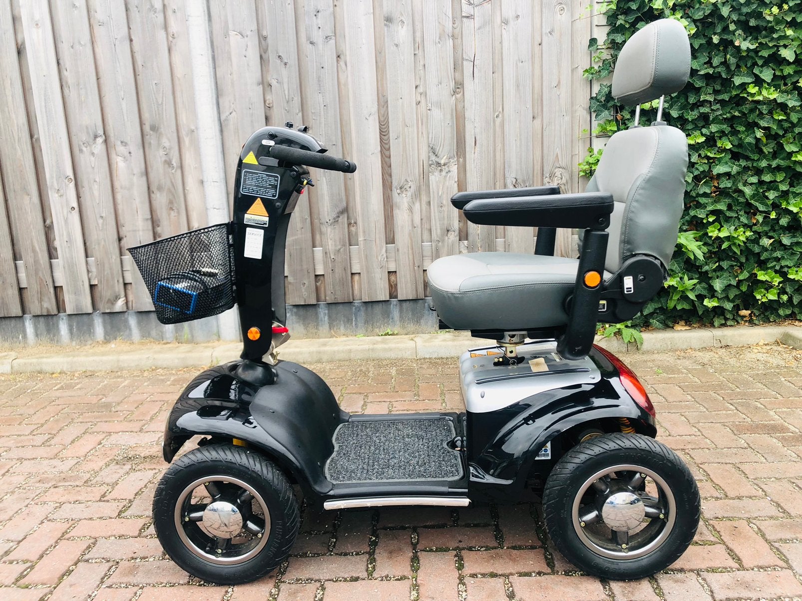 Vrij nieuwe scootmobiel 4wiel VOLLEDIG GEVEERD, Ophalen of Verzenden, Zo goed als nieuw
