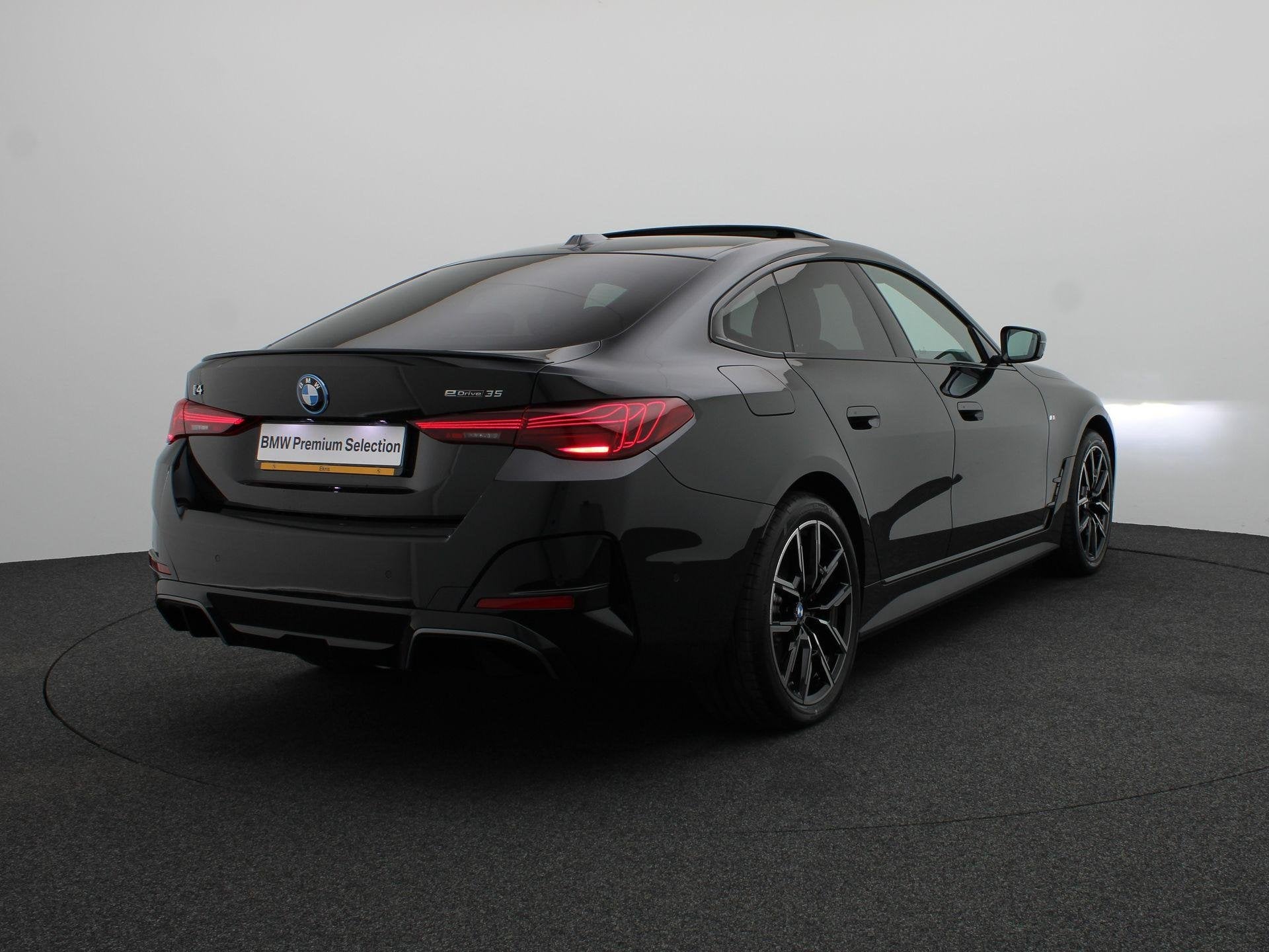 BMW i4 eDrive35 M Sport Edition | SoH 100% | Innovation Pack, Auto's, Met garantie (alle), Zwart, 420 min, 1600 kg