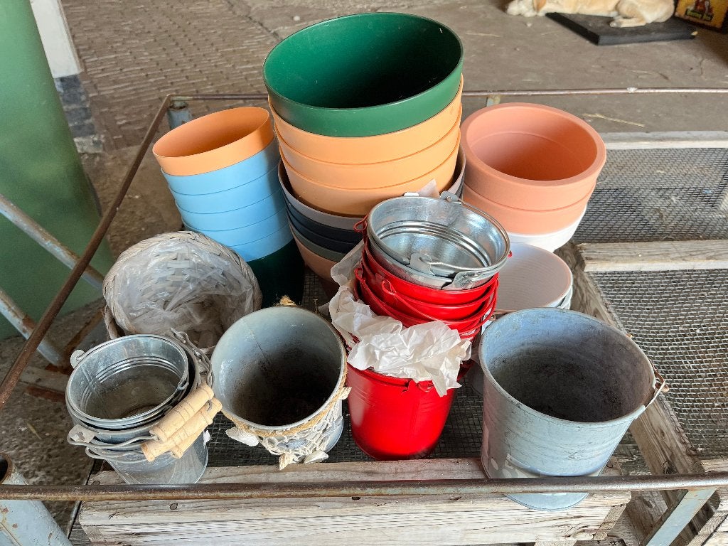 Diverse bloem/plantenpotjes, Tuin en Terras, Ophalen, Overige materialen, Zo goed als nieuw, Minder dan 40 cm