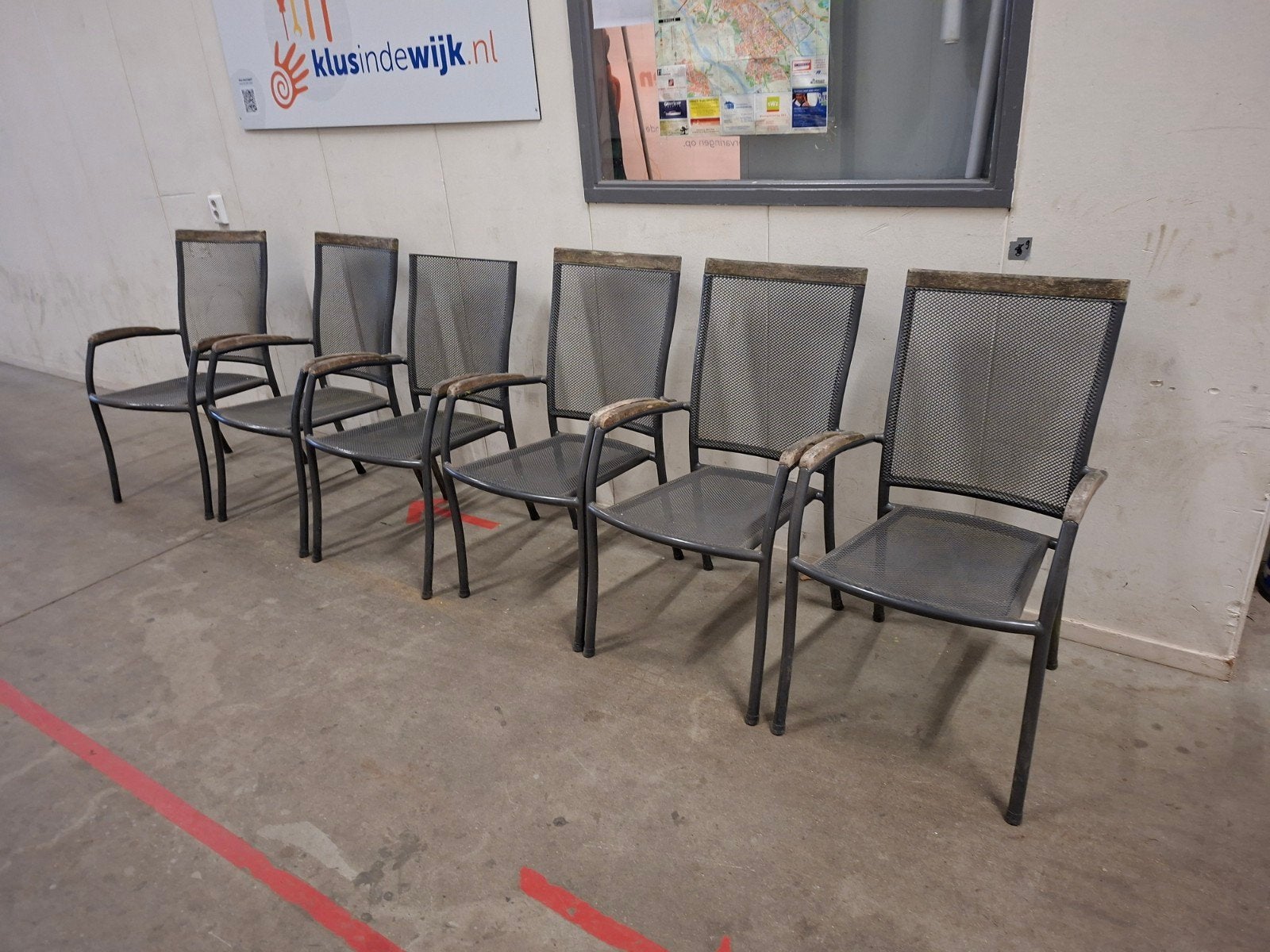 6 Terrasstoelen - Opknappers met houten armleuningen, Ophalen, Gebruikt, Metaal, Stapelbaar