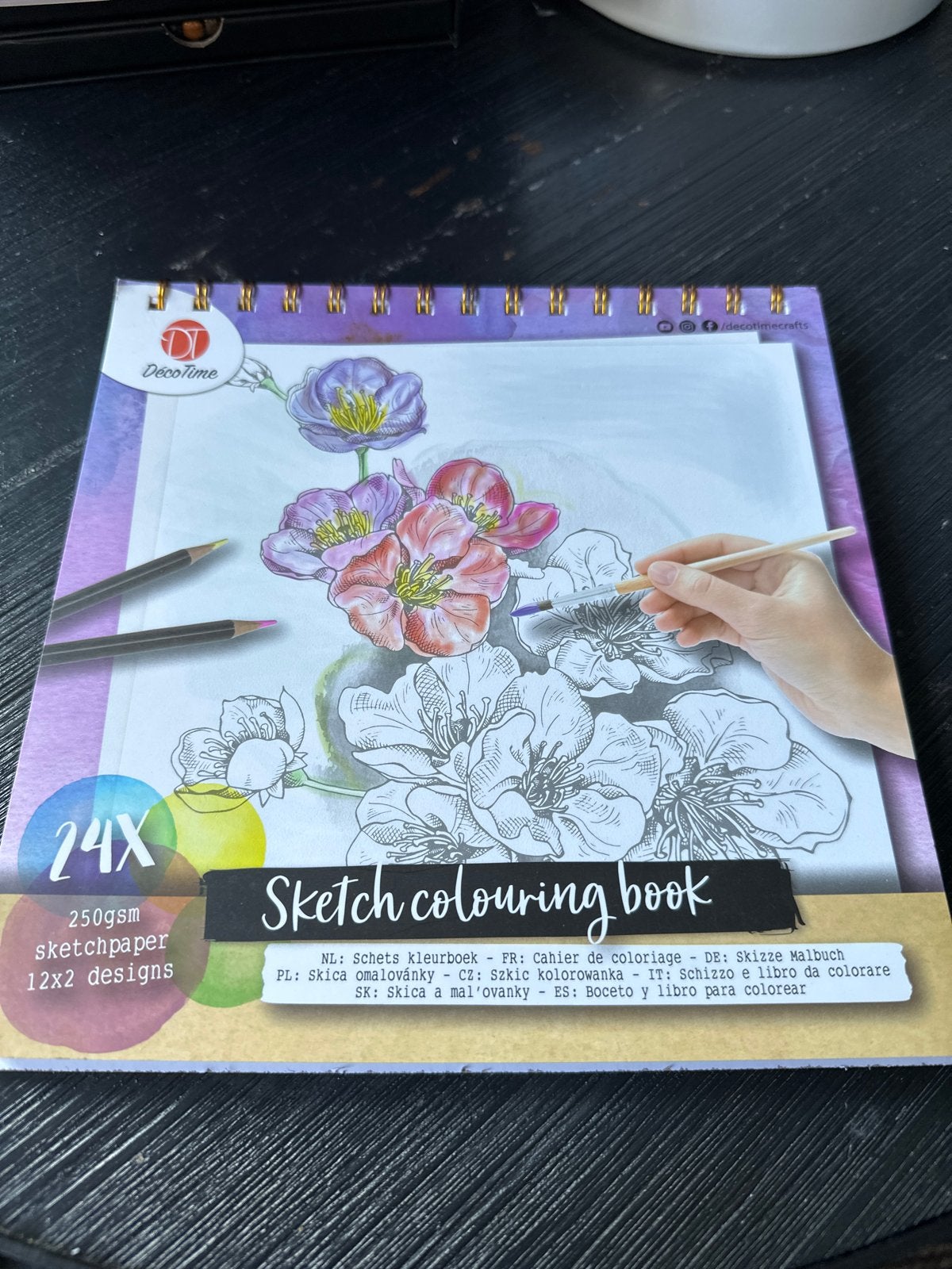 Decotime Sketch Colouring Book 24x 250gsm schetspapier, Hobby en Vrije tijd, Tekenen, Ophalen of Verzenden, Zo goed als nieuw