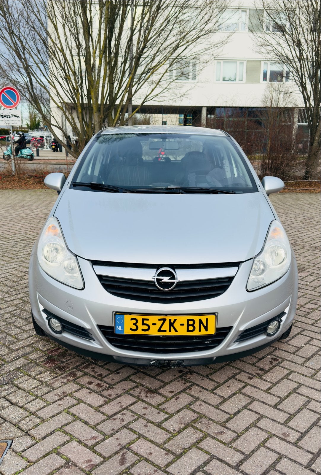 Opel Corsa 1.4 16V 5D 2008 Grijs, Auto's, Opel, Voorwielaandrijving, 1063 kg, 4 cilinders, 49 €/maand