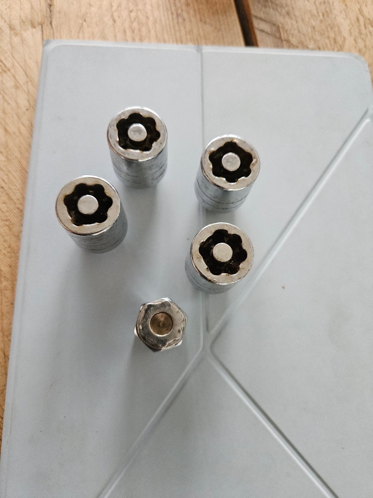 Wielsloten set met dop voor lichtmetalen velgen, Ophalen of Verzenden, Gebruikt, Ford