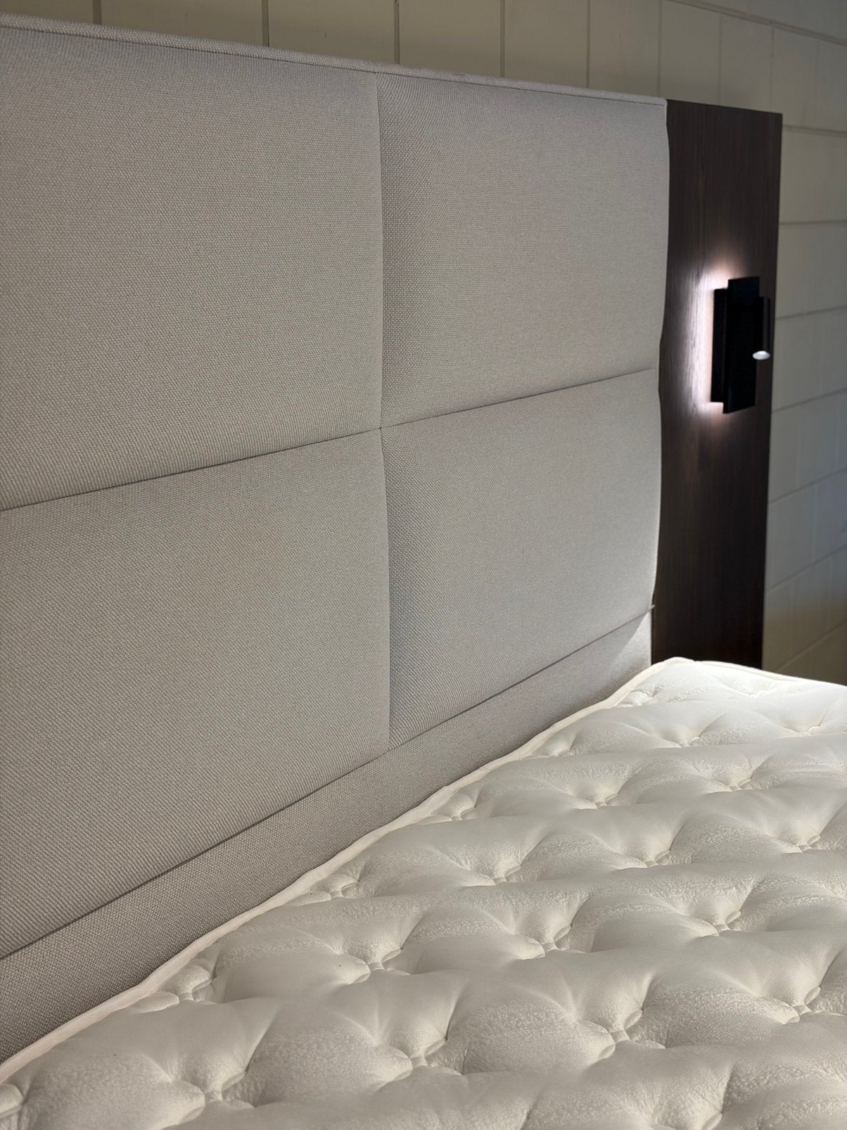 180x200 luxe Serta Boxspring XL Tube wood by Hilton Beige, Ophalen, Blauw, Kingsize luxe bed Serta bedding hotelsjiek vijf sterren
